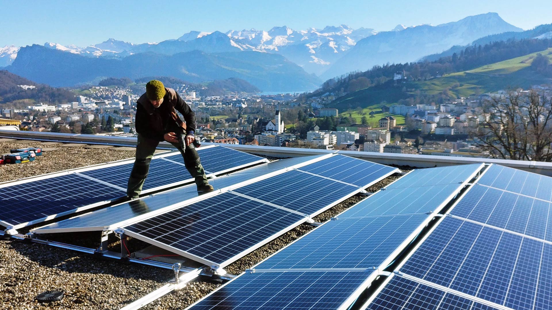 Solar energy system for your roof from the Energie Genossenschaft Schweiz